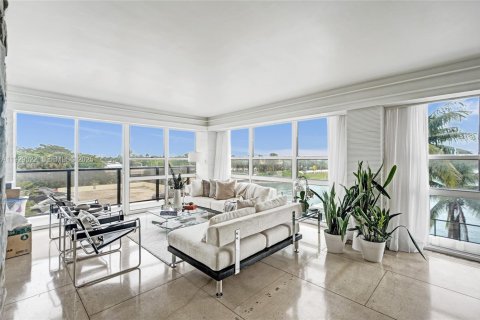 Condominio en venta en Miami, Florida, 2 dormitorios, 113.15 m2 № 1991926 - foto 14