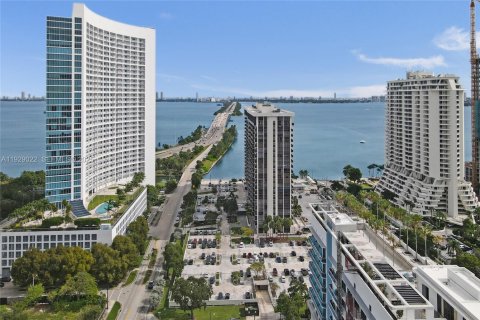 Condominio en venta en Miami, Florida, 2 dormitorios, 113.15 m2 № 1991926 - foto 26