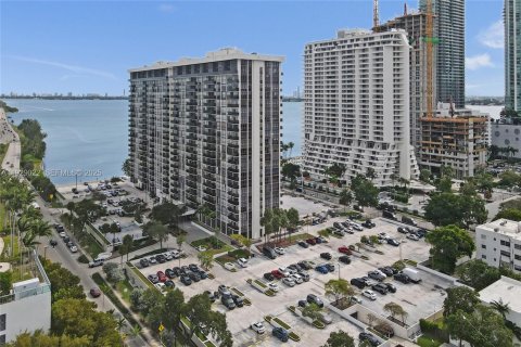 Condominio en venta en Miami, Florida, 2 dormitorios, 113.15 m2 № 1991926 - foto 20