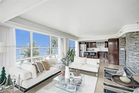 Condominio en venta en Miami, Florida, 2 dormitorios, 113.15 m2 № 1991926 - foto 18