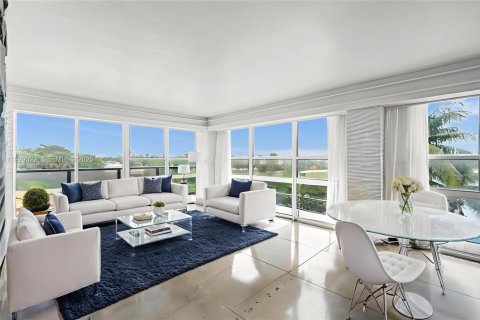 Condominio en venta en Miami, Florida, 2 dormitorios, 113.15 m2 № 1991926 - foto 13