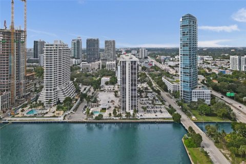 Condominio en venta en Miami, Florida, 2 dormitorios, 113.15 m2 № 1991926 - foto 25