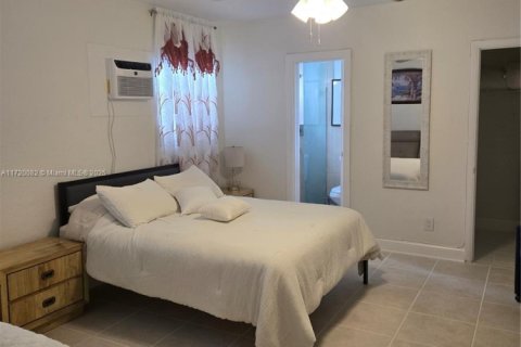Villa ou maison à louer à Hollywood, Floride: 1 chambre, 310.29 m2 № 1921962 - photo 5