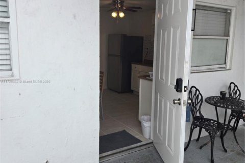 Villa ou maison à louer à Hollywood, Floride: 1 chambre, 310.29 m2 № 1921962 - photo 10