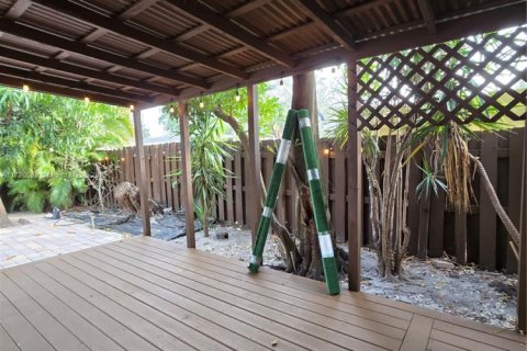 Villa ou maison à louer à Hollywood, Floride: 1 chambre, 310.29 m2 № 1921962 - photo 16