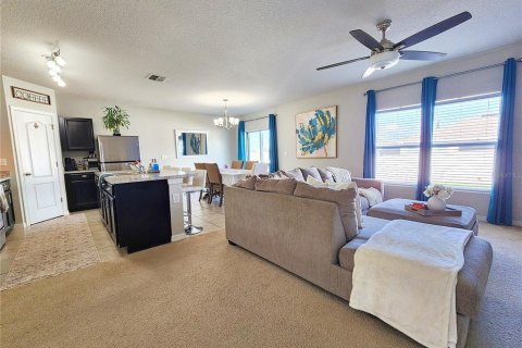 House in Haines City, Florida 4 bedrooms, 164.34 sq.m. № 1669960 - photo 13