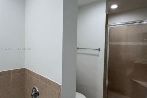 Снять в аренду таунхаус в Помпано-Бич, Флорида 3 спальни, 230.4м2, № 1984317 - фото 16