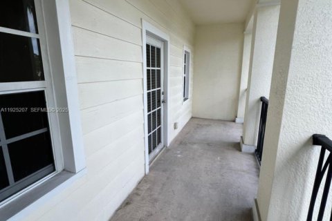 Снять в аренду таунхаус в Помпано-Бич, Флорида 3 спальни, 230.4м2, № 1984317 - фото 19