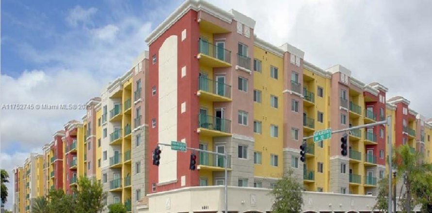 Condominio en South Miami, Florida, 3 dormitorios № 1863932