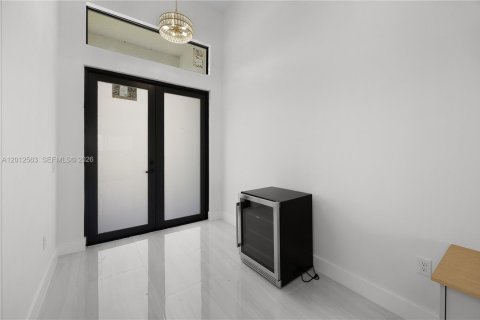 Casa en venta en Cape Coral, Florida, 4 dormitorios № 2263650 - foto 25
