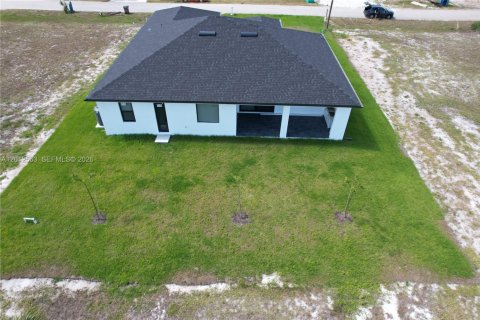 Casa en venta en Cape Coral, Florida, 4 dormitorios № 2263650 - foto 4