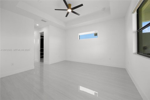 Casa en venta en Cape Coral, Florida, 4 dormitorios № 2263650 - foto 24