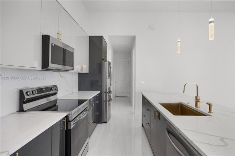 Casa en venta en Cape Coral, Florida, 4 dormitorios № 2263650 - foto 30