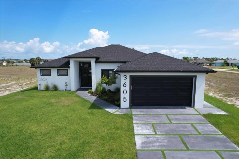 Casa en venta en Cape Coral, Florida, 4 dormitorios № 2263650 - foto 3