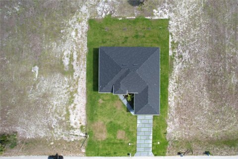 Casa en venta en Cape Coral, Florida, 4 dormitorios № 2263650 - foto 11