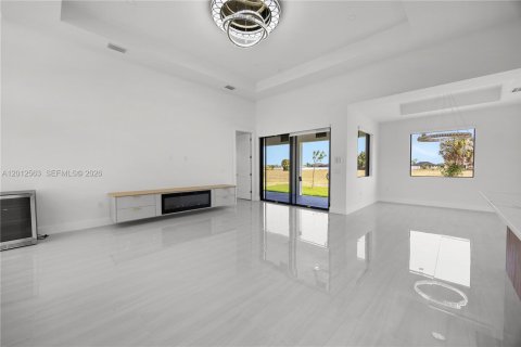 Casa en venta en Cape Coral, Florida, 4 dormitorios № 2263650 - foto 28