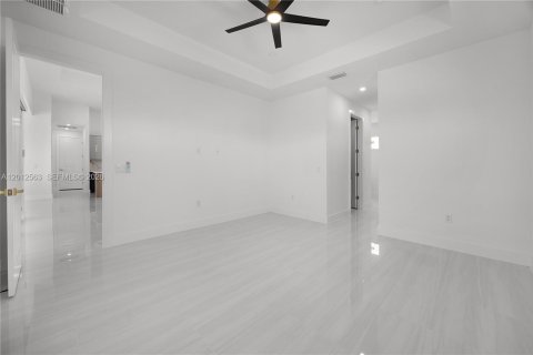 Casa en venta en Cape Coral, Florida, 4 dormitorios № 2263650 - foto 23