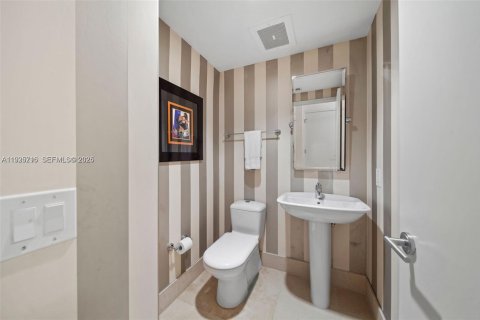 Купить кондоминиум в Майами-Бич, Флорида 2 спальни, 145.39м2, № 1986139 - фото 22