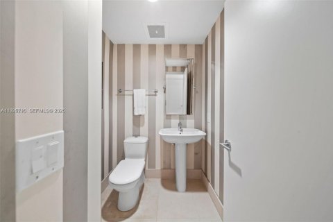 Купить кондоминиум в Майами-Бич, Флорида 2 спальни, 145.39м2, № 1986139 - фото 23