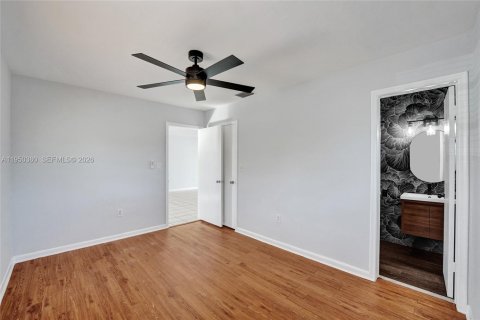 House in Hollywood, Florida 3 bedrooms, 104.52 sq.m. № 2009924 - photo 27