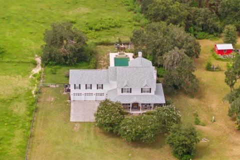 House in Thonotosassa, Florida 4 bedrooms, 402.92 sq.m. № 2337365 - photo 2