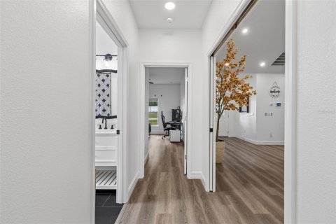 Купить виллу или дом в Дейд-Сити, Флорида 8 комнат, 241.36м2, № 2198506 - фото 28