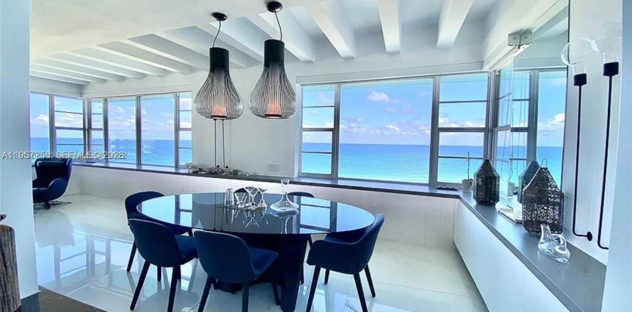 Condominio en Miami Beach, Florida, 4 dormitorios  № 2011246