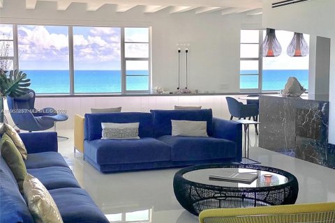 Condominio en alquiler en Miami Beach, Florida, 4 dormitorios, 246.47 m2 № 2011246 - foto 4