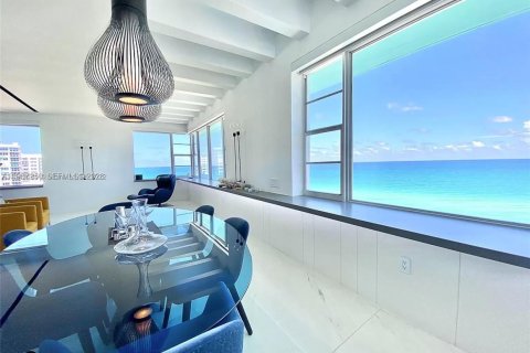 Condominio en alquiler en Miami Beach, Florida, 4 dormitorios, 246.47 m2 № 2011246 - foto 2