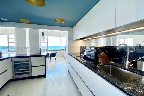 Condominio en alquiler en Miami Beach, Florida, 4 dormitorios, 246.47 m2 № 2011246 - foto 16