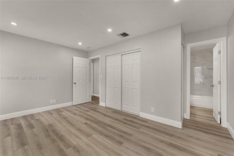 Снять в аренду квартиру в Корал-Спрингс, Флорида 2 спальни, 68.75м2, № 2033860 - фото 16