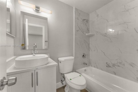 Снять в аренду квартиру в Корал-Спрингс, Флорида 2 спальни, 68.75м2, № 2033860 - фото 30