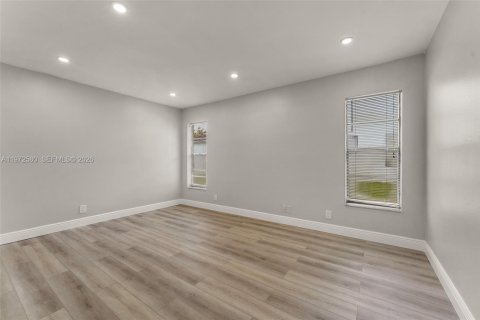 Снять в аренду квартиру в Корал-Спрингс, Флорида 2 спальни, 68.75м2, № 2033860 - фото 28