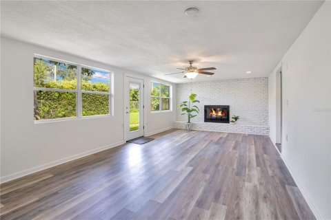 Villa ou maison à vendre à Orlando, Floride: 4 chambres, 202.71 m2 № 2415521 - photo 15