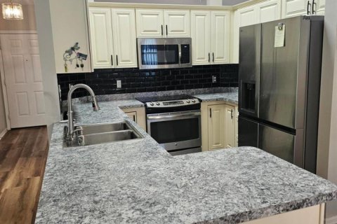 House in Sebastian, Florida 3 bedrooms, 147.25 sq.m. № 2084100 - photo 9