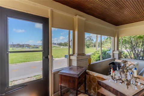 Casa en venta en Tampa, Florida, 5 dormitorios, 146.41 m2 № 1838386 - foto 15