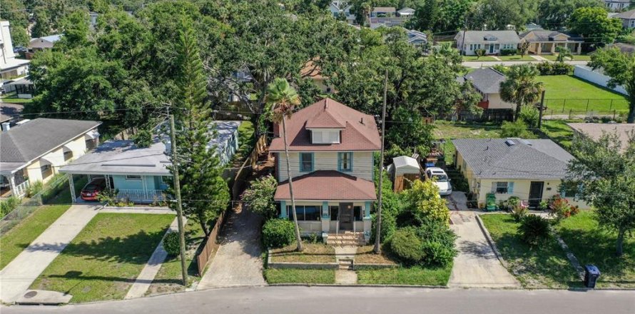 Casa en Tampa, Florida 5 dormitorios, 146.41 m2 № 1838386