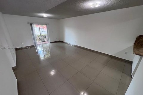 Condominio en alquiler en Hialeah, Florida, 2 dormitorios, 92.72 m2 № 2031278 - foto 3
