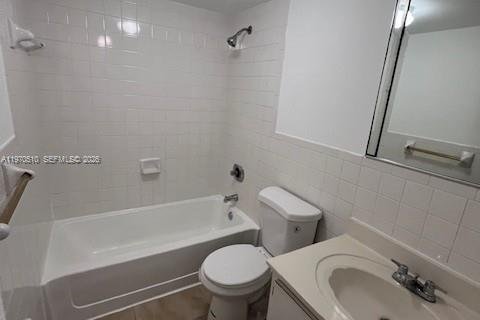 Condominio en alquiler en Hialeah, Florida, 2 dormitorios, 92.72 m2 № 2031278 - foto 8