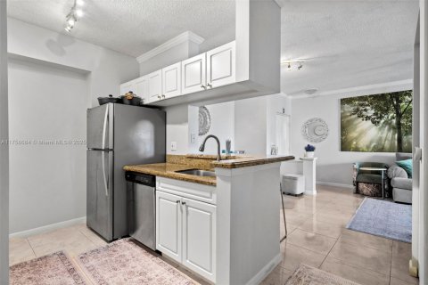 Condo in Sunny Isles Beach, Florida, 1 bedroom  № 1701337 - photo 3