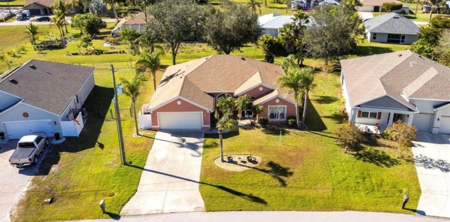 Villa ou maison à Punta Gorda, Floride 4 chambres, 214.05 m2 № 2423971