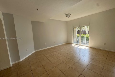 Condo in Doral, Florida, 3 bedrooms № 2261608 - photo 3
