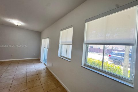Condo in Doral, Florida, 3 bedrooms № 2261608 - photo 5
