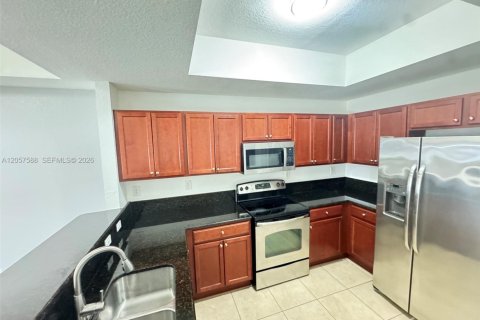 Condo in Doral, Florida, 3 bedrooms № 2261608 - photo 7