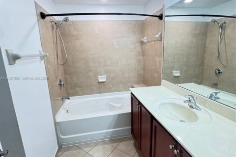 Condo in Doral, Florida, 3 bedrooms № 2261608 - photo 12