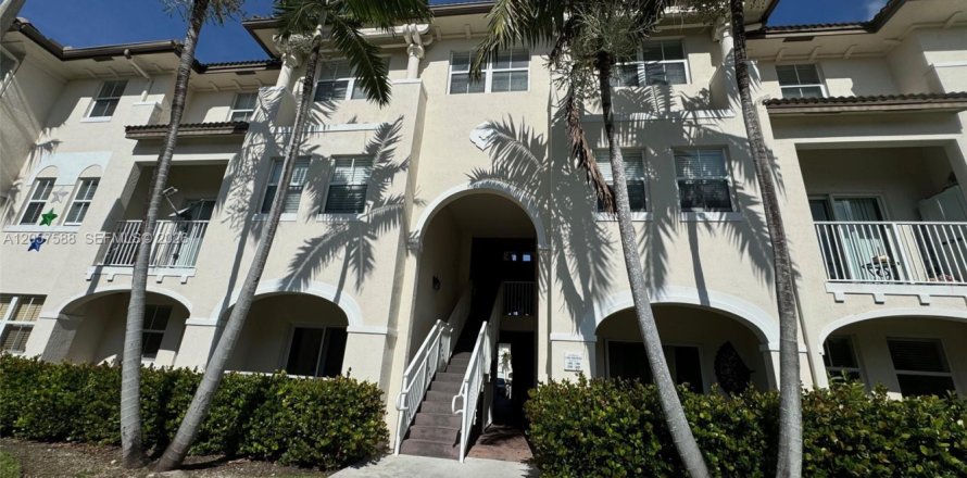 Condo in Doral, Florida, 3 bedrooms № 2261608