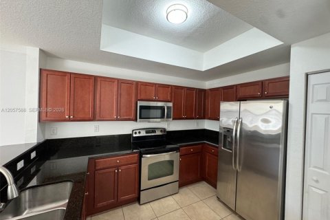 Condo in Doral, Florida, 3 bedrooms № 2261608 - photo 9
