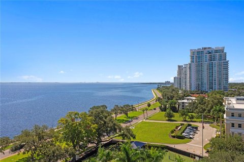 Condo in Tampa, Florida, 2 bedrooms № 2360731