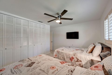 Villa ou maison à vendre à Hollywood, Floride: 4 chambres, 197.6 m2 № 2034783 - photo 8