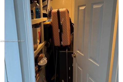 Купить кондоминиум в Майами, Флорида 2 спальни, 159.51м2, № 1969380 - фото 29